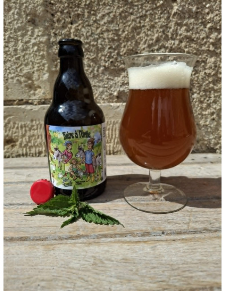 Bière ambrée artisanale à l'ortie